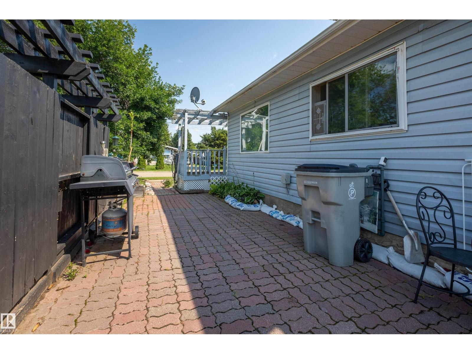 4834 51 St Property Photo 28