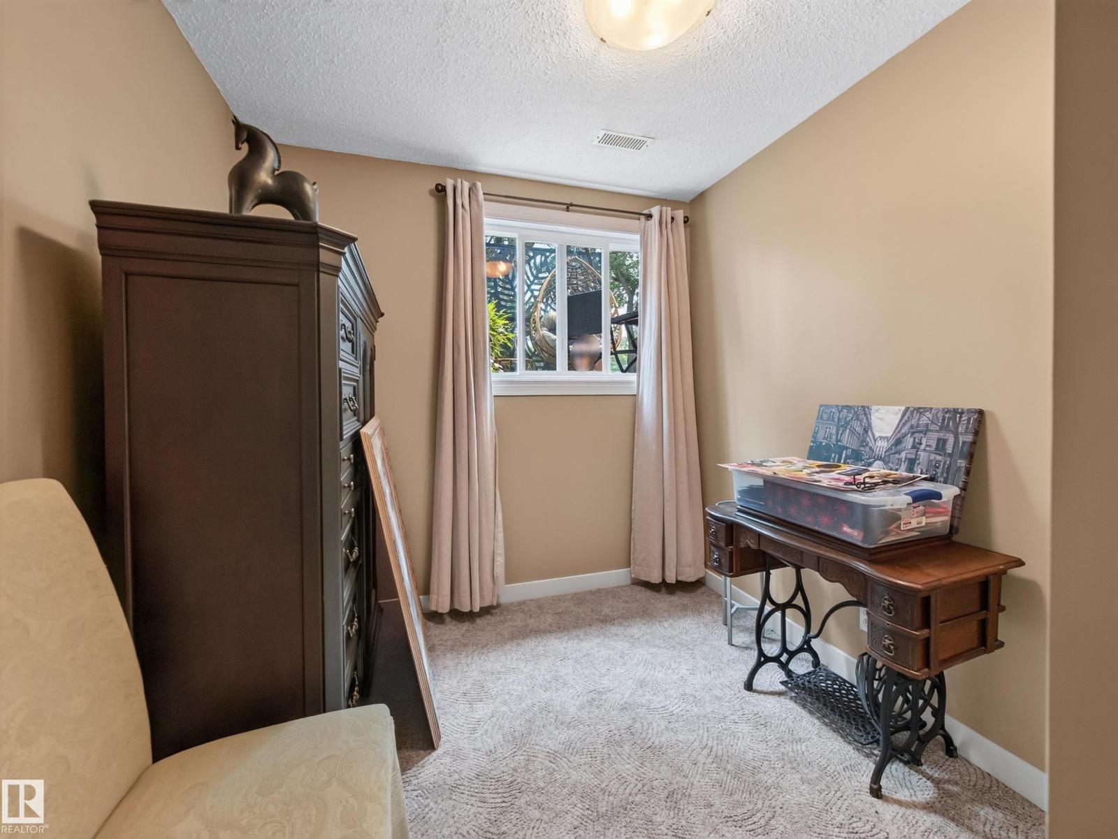10136 81 St Nw Property Photo 37