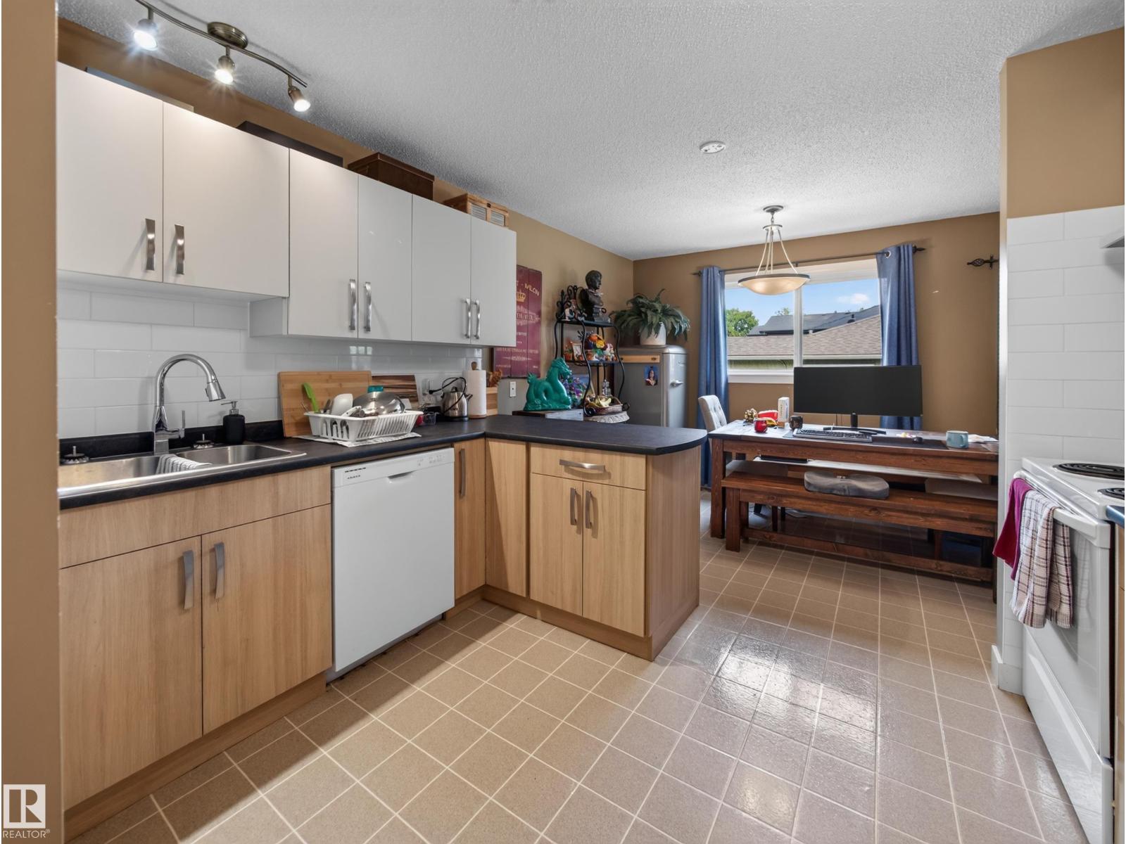 10136 81 St Nw Property Photo 42
