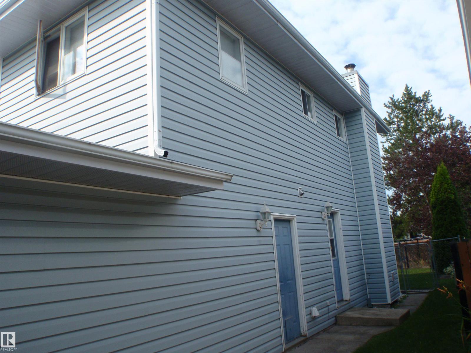 5802 53 St Property Photo 8