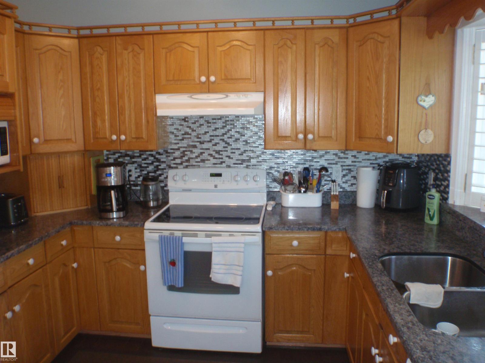 5802 53 St Property Photo 23