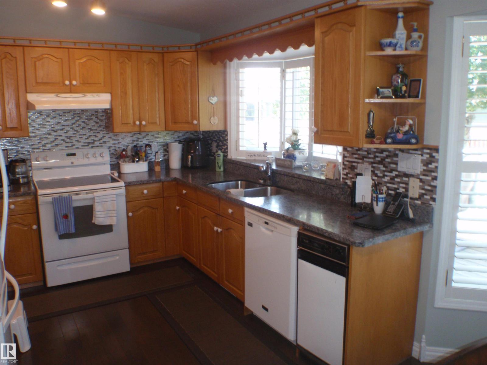 5802 53 St Property Photo 24