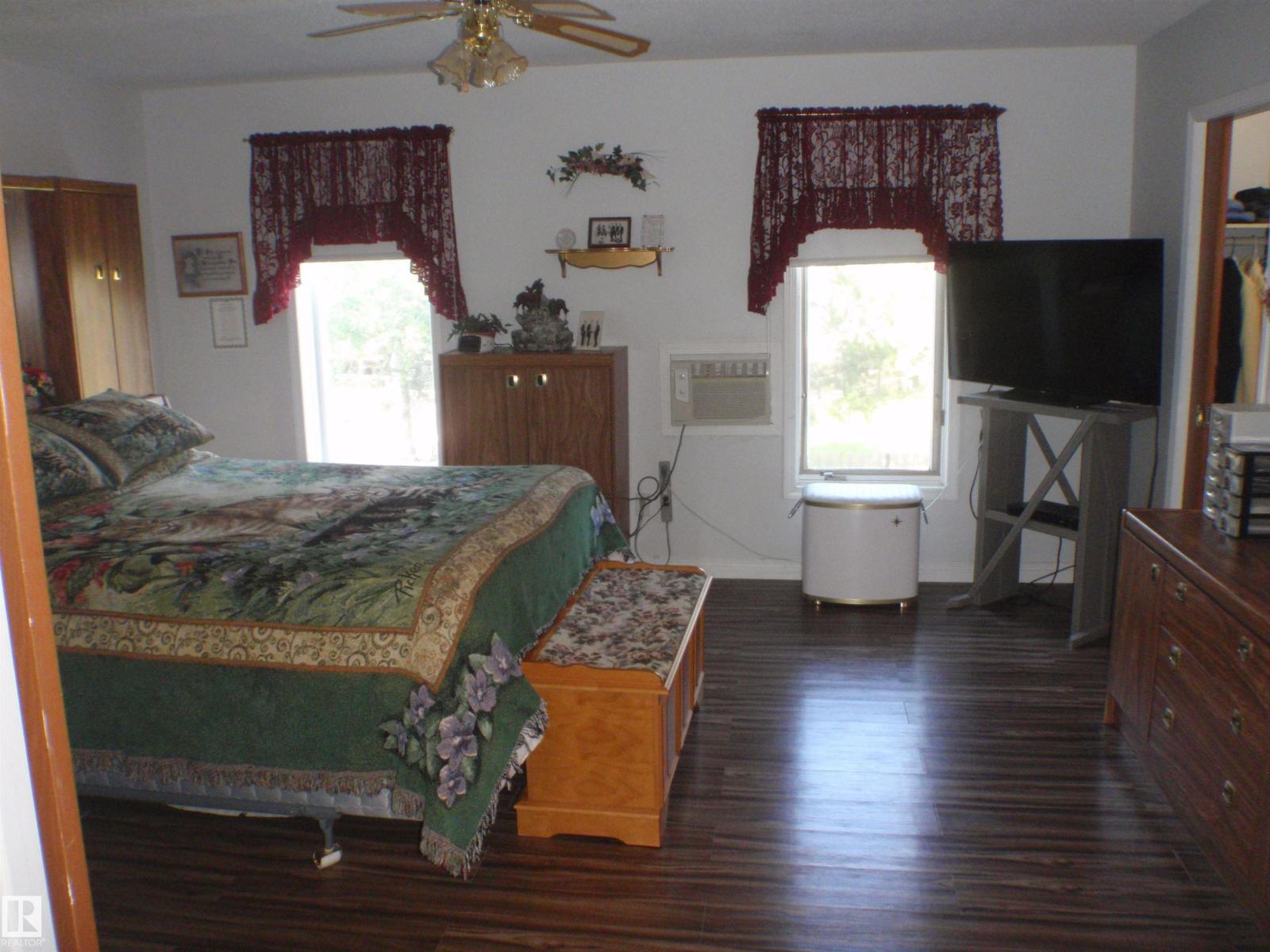 5802 53 St Property Photo 36