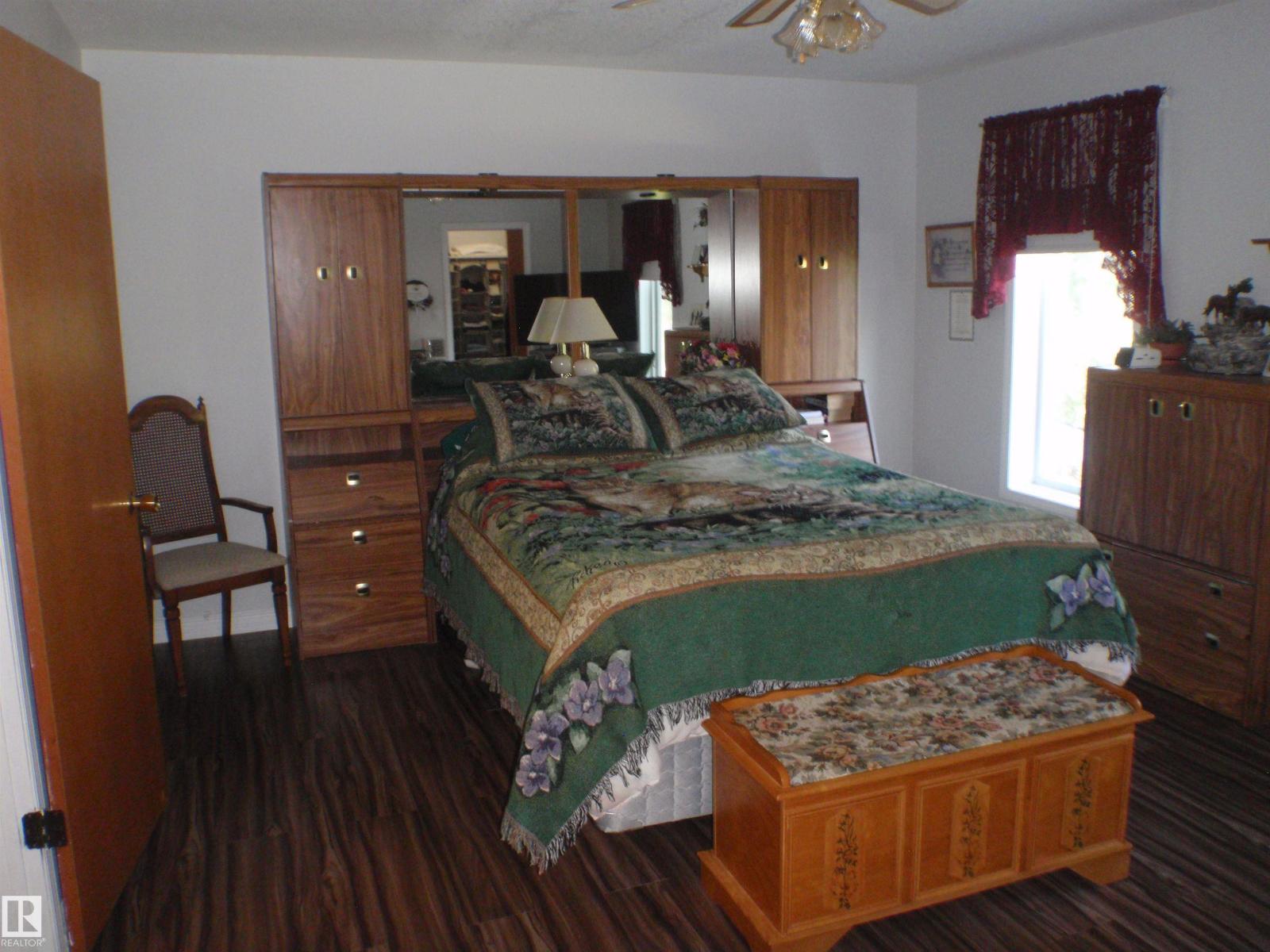5802 53 St Property Photo 37