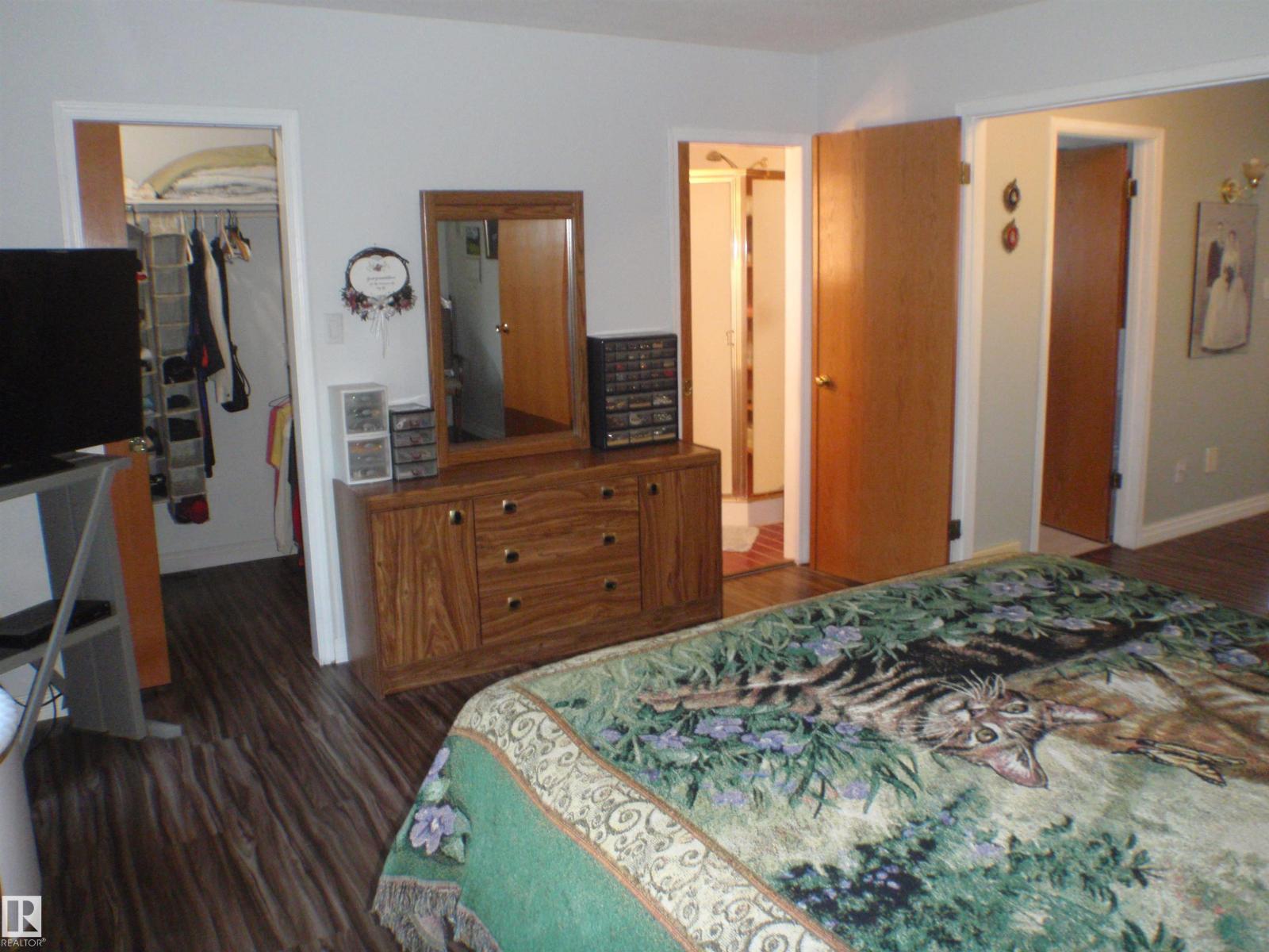 5802 53 St Property Photo 38