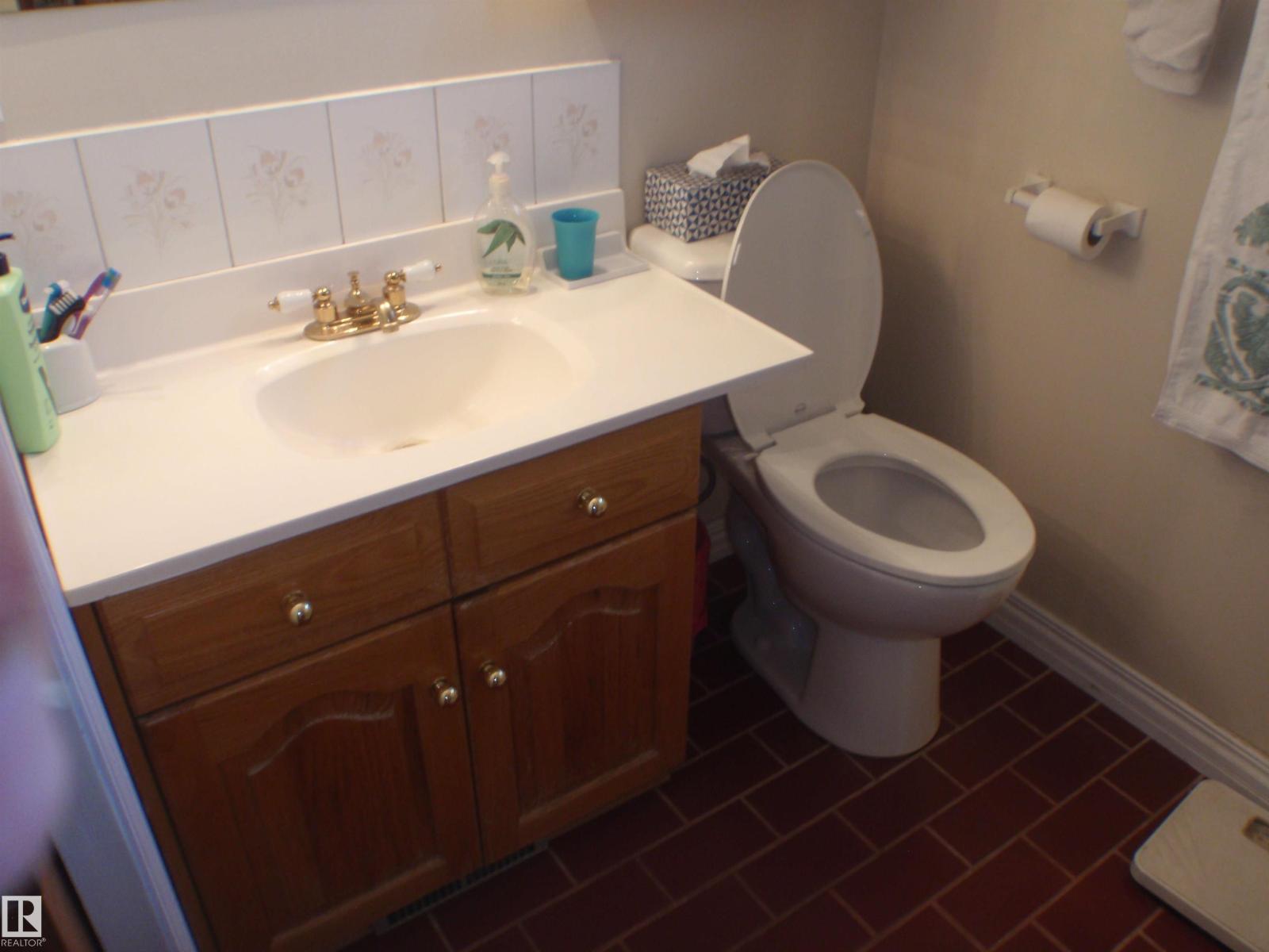 5802 53 St Property Photo 40