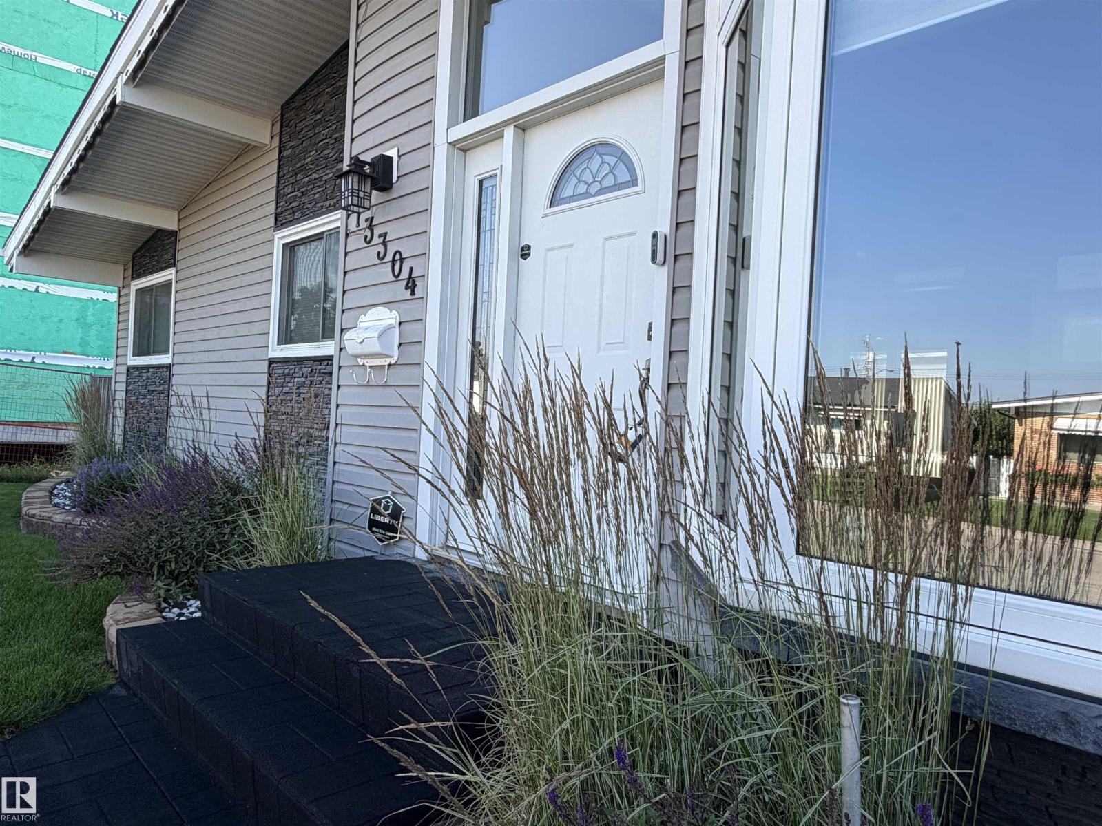 13304 70 St Nw Property Photo 14