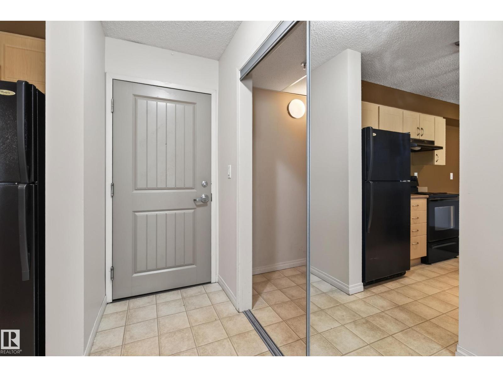 #104 13907 136 St Nw Property Photo 4