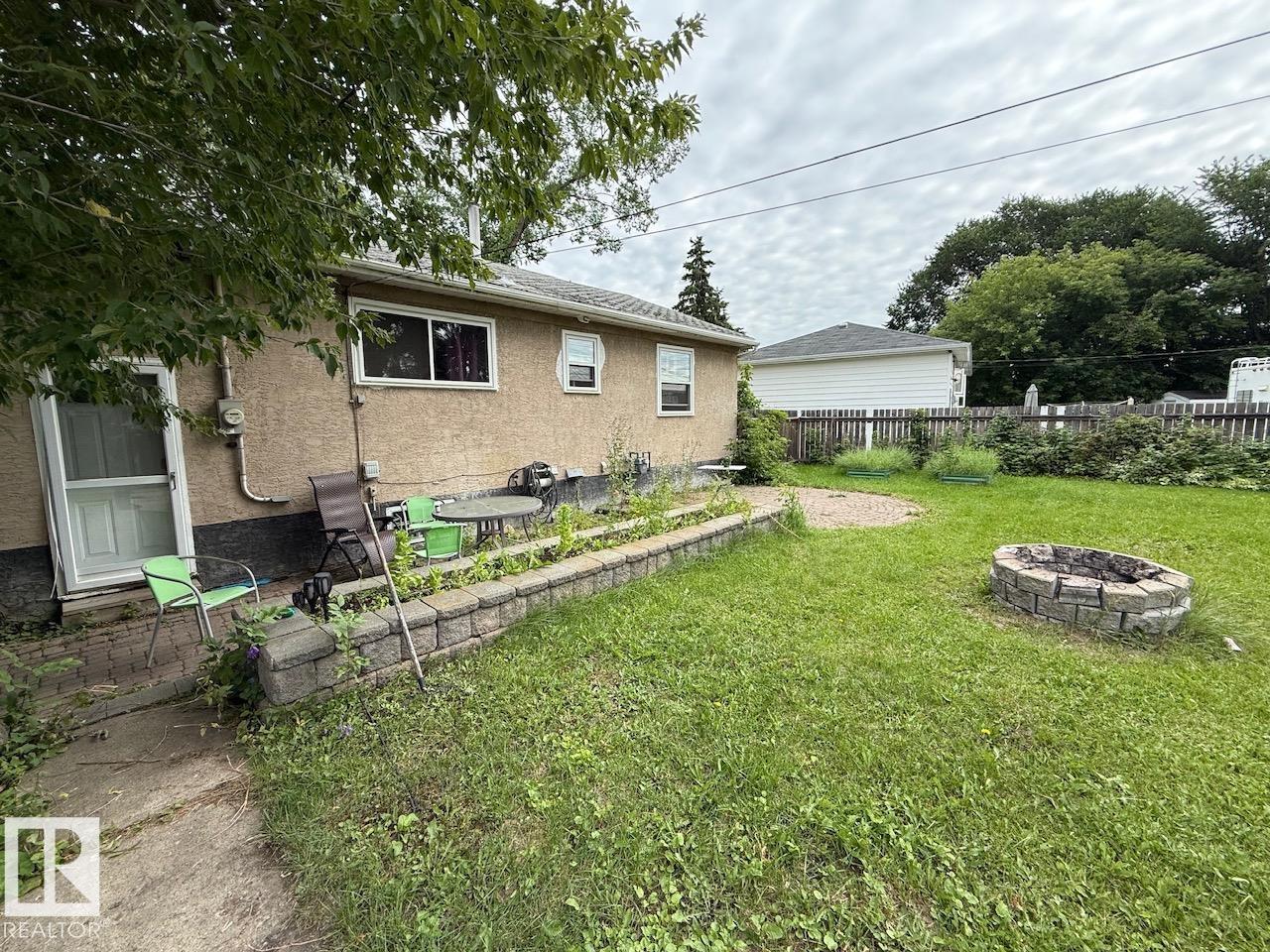7607 83 Av Nw Property Photo 7