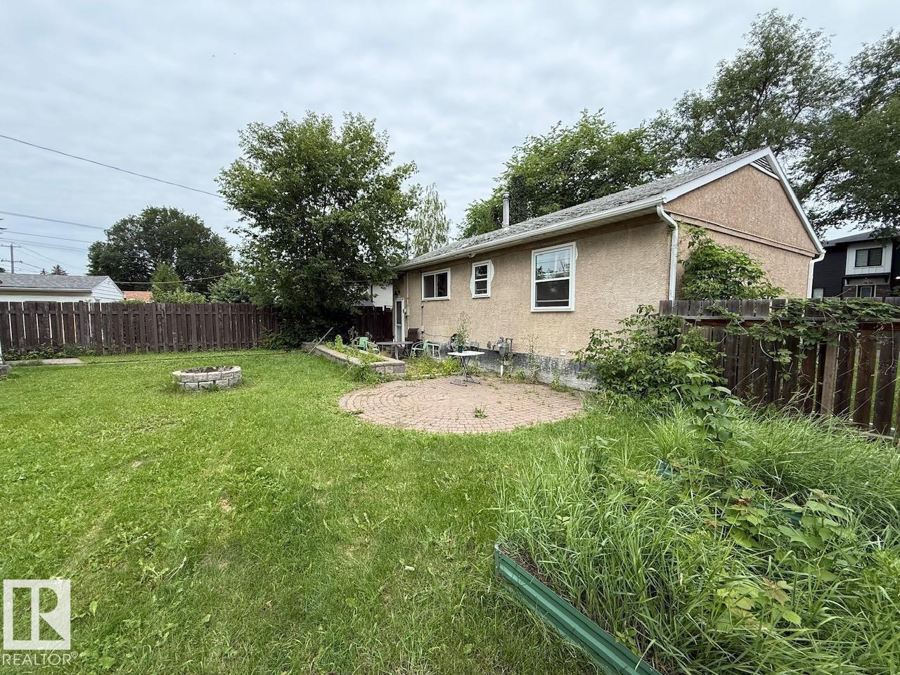7607 83 Av Nw Property Photo 13