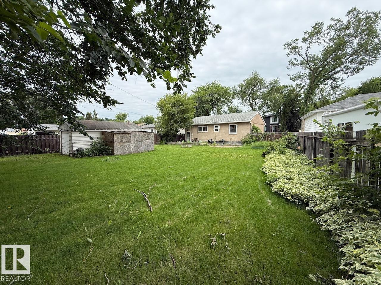 7607 83 Av Nw Property Photo 18