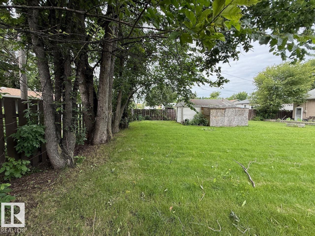 7607 83 Av Nw Property Photo 20