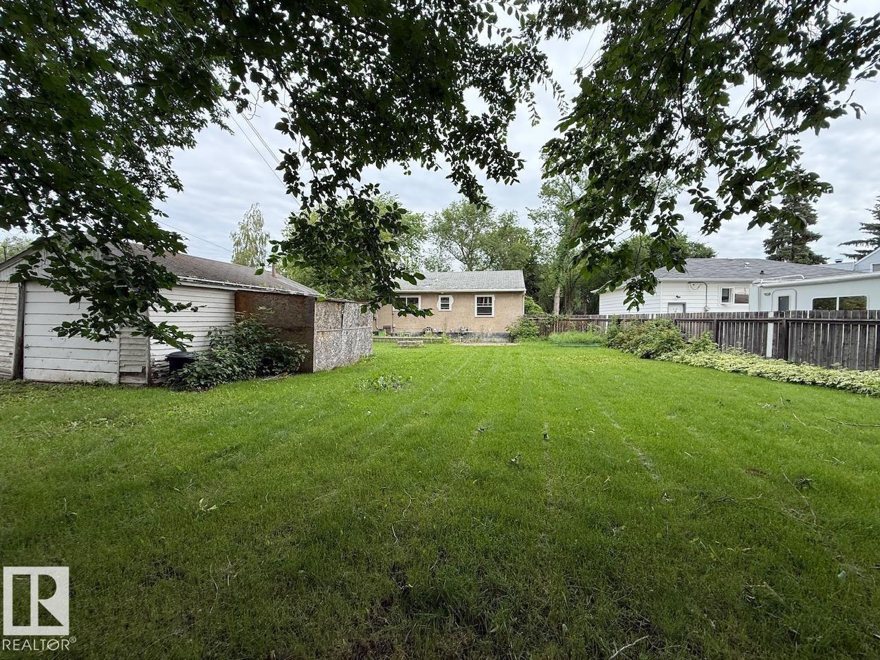 7607 83 Av Nw Property Photo 21
