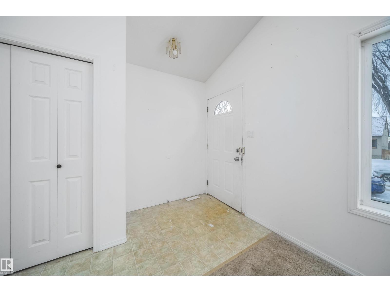 12041/43 67 St Nw Nw Property Photo 4