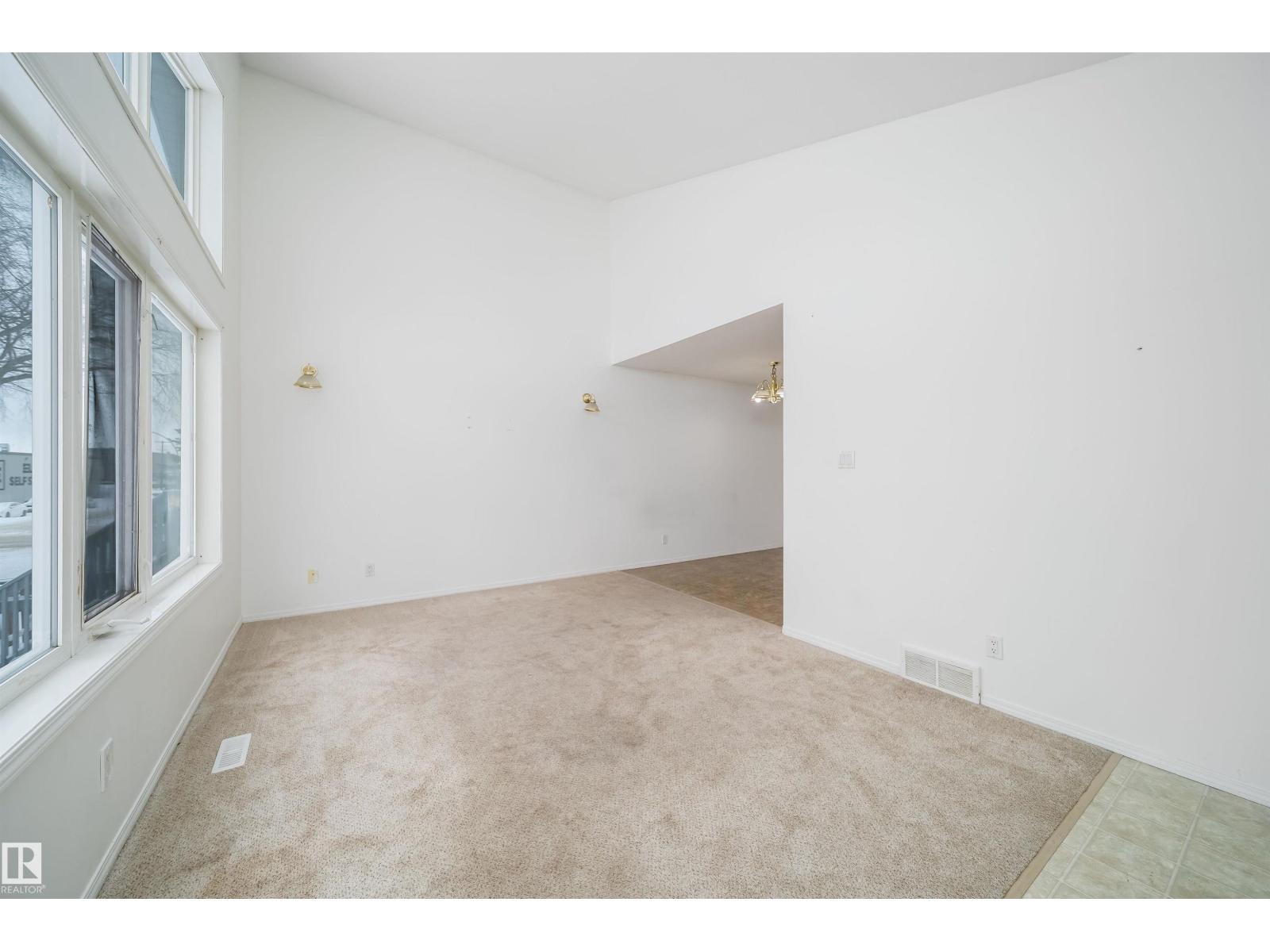12041/43 67 St Nw Nw Property Photo 6