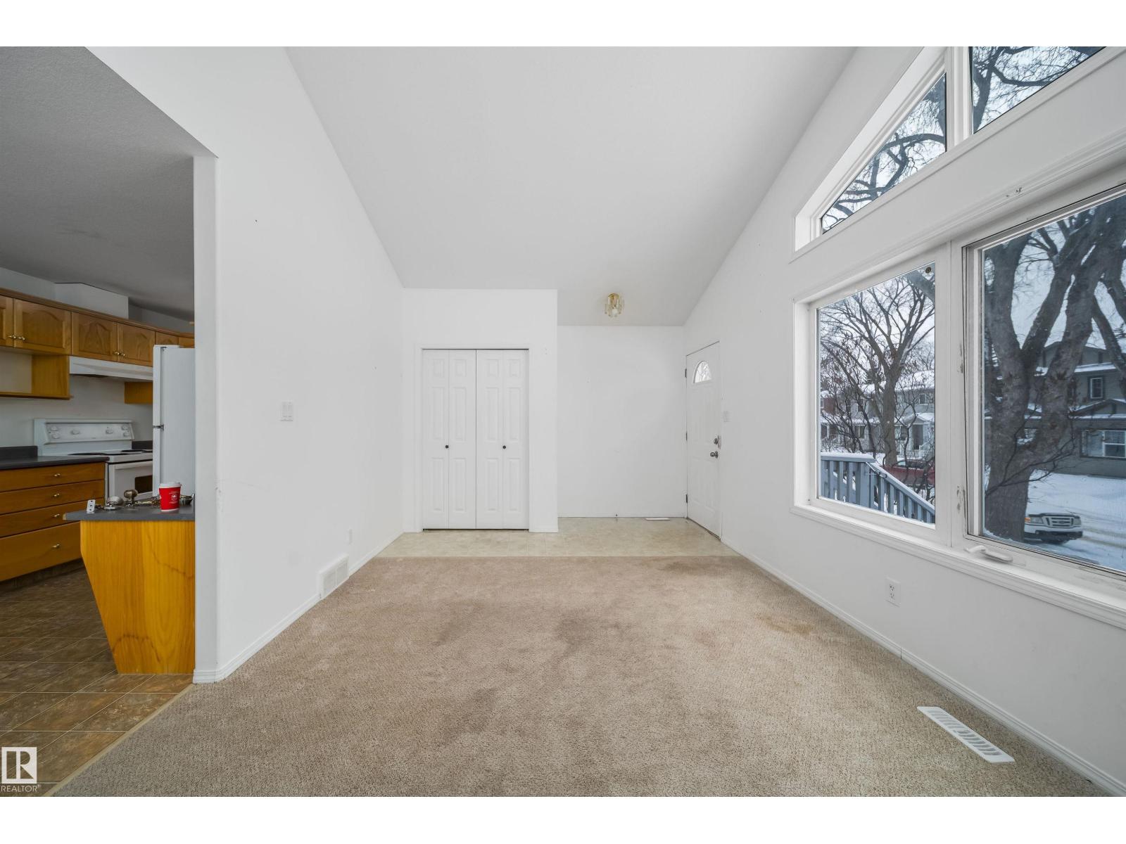 12041/43 67 St Nw Nw Property Photo 9