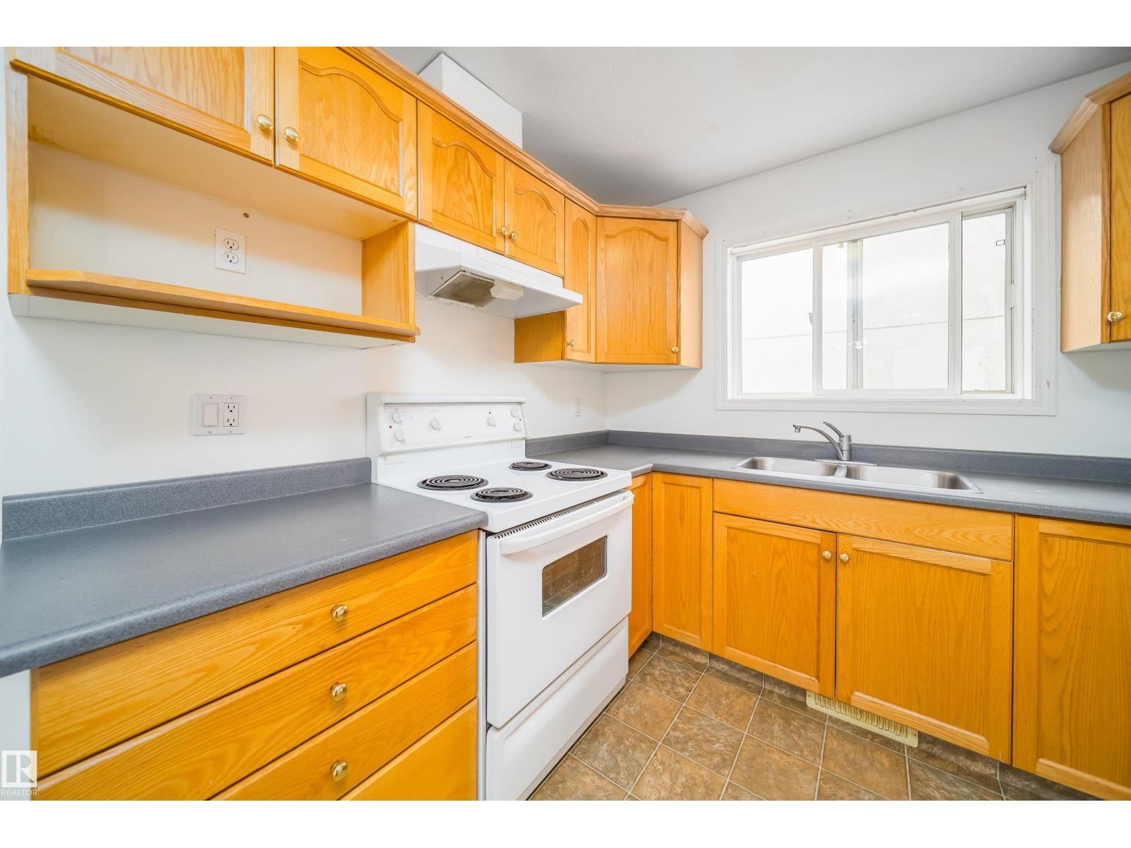12041/43 67 St Nw Nw Property Photo 15