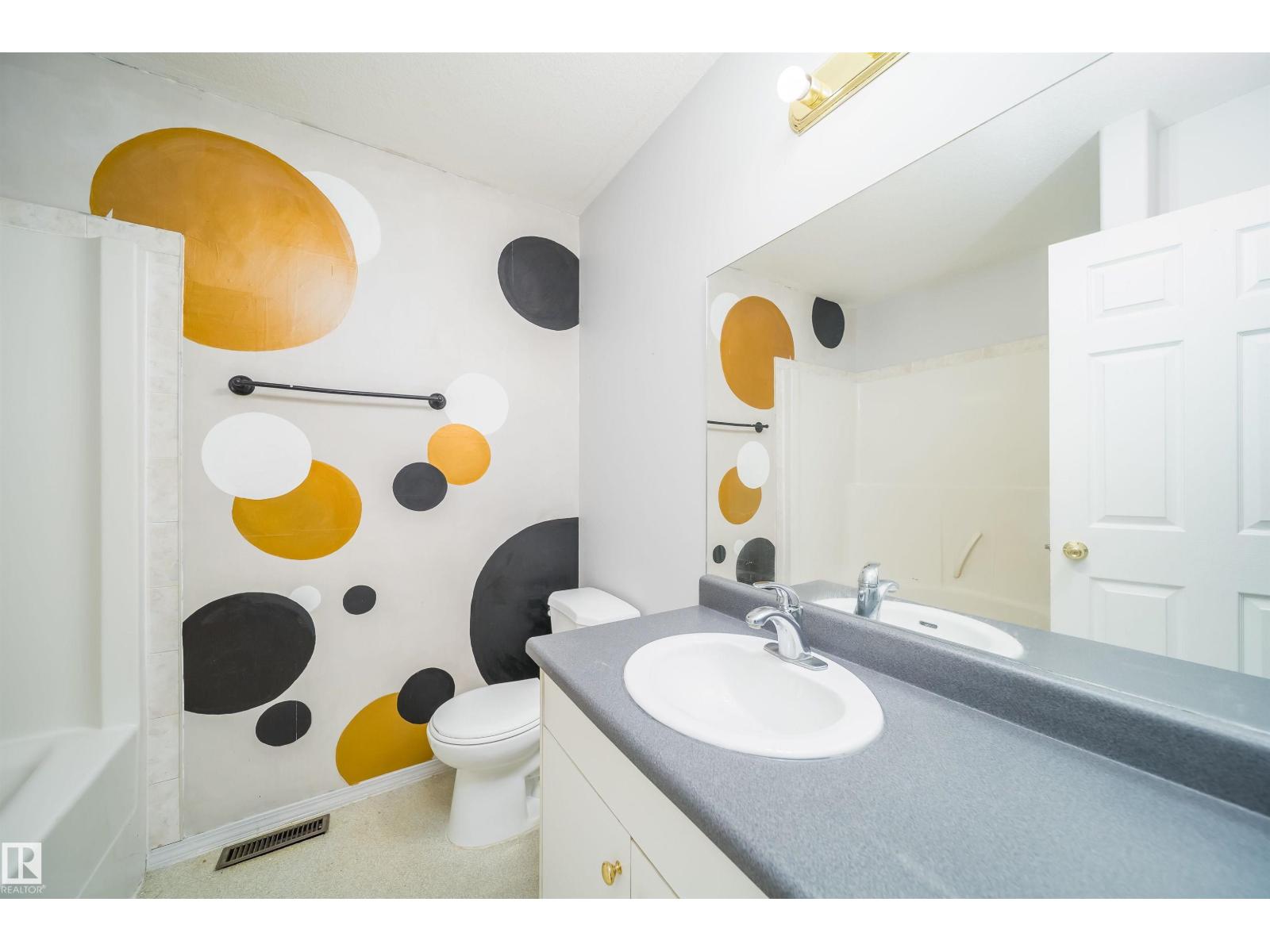 12041/43 67 St Nw Nw Property Photo 17