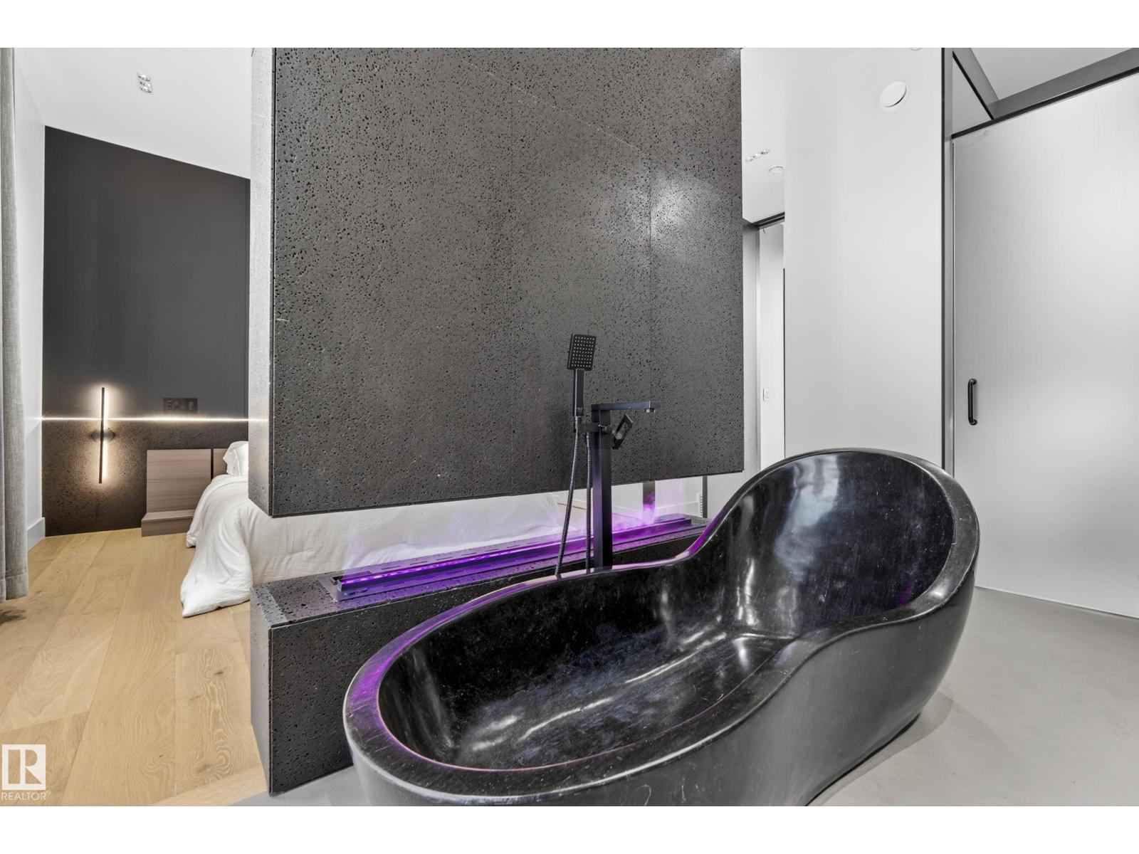 14035 104 Av Nw Property Photo 24