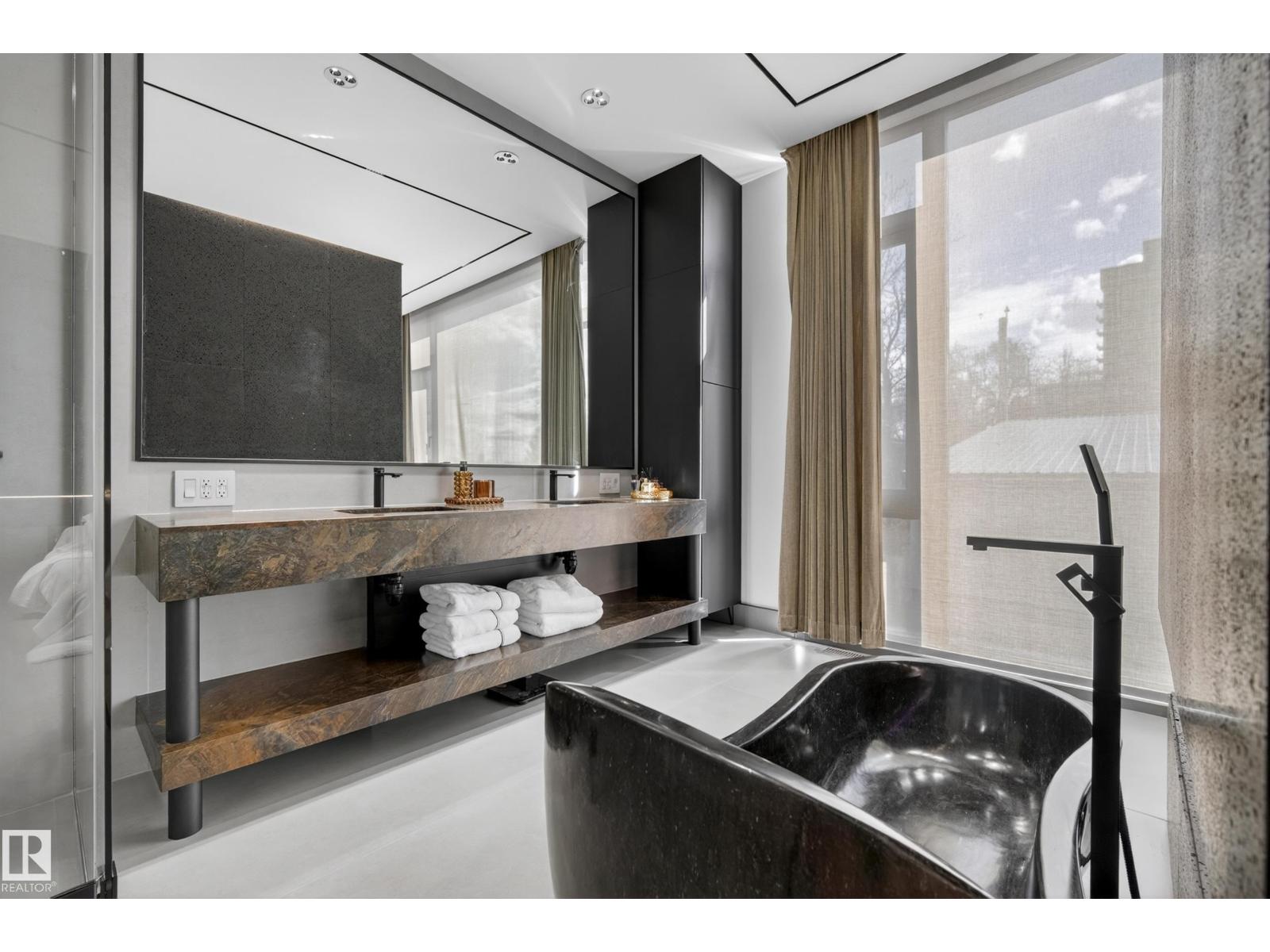 14035 104 Av Nw Property Photo 25