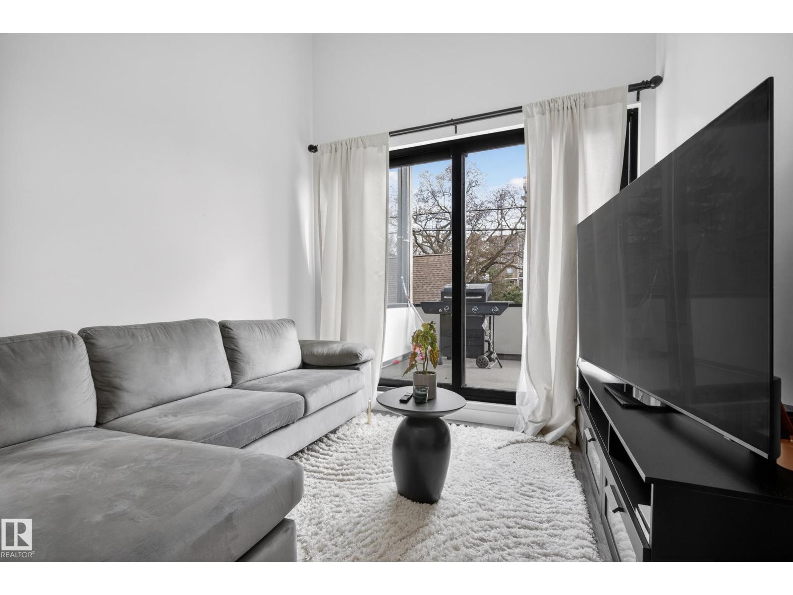 14035 104 Av Nw Property Photo 48