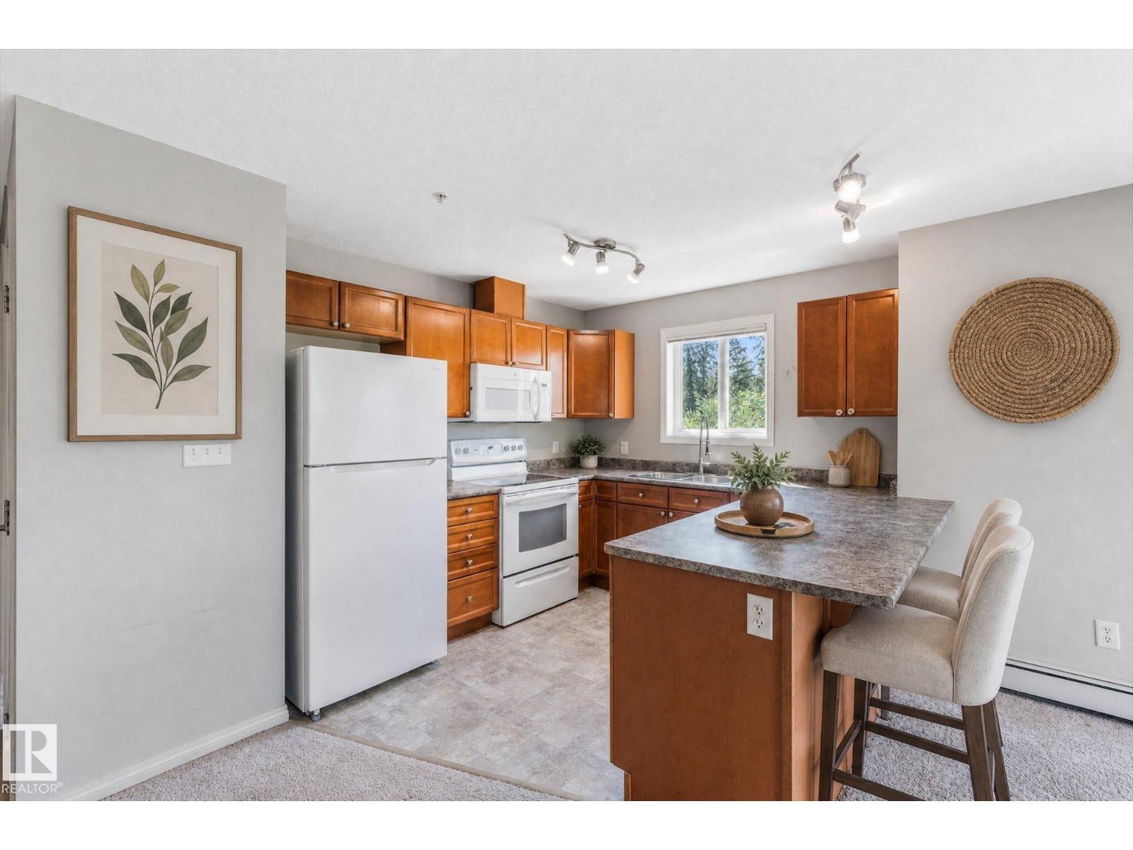 #208 4903 47 Av Property Photo 3