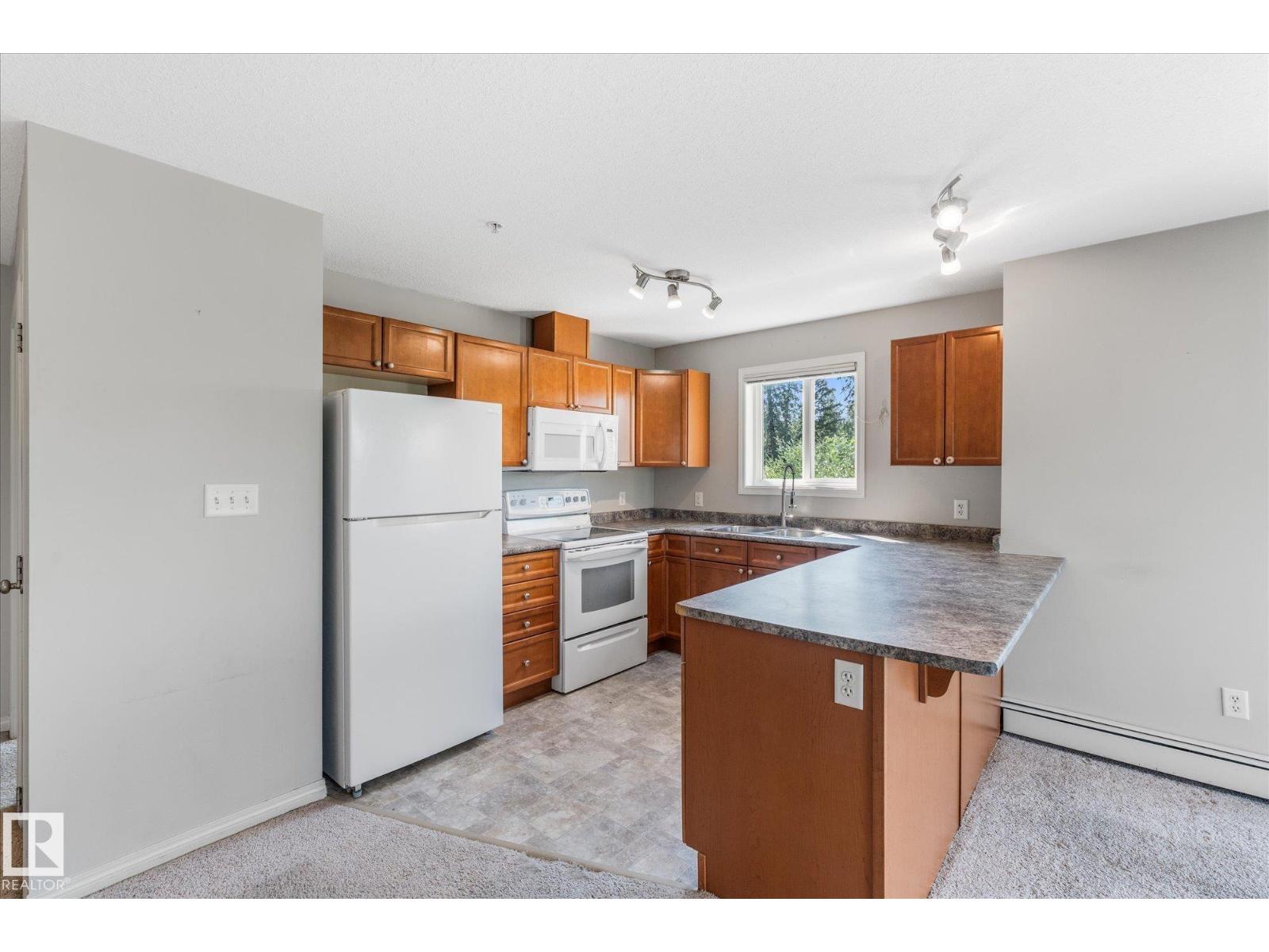 #208 4903 47 Av Property Photo 8