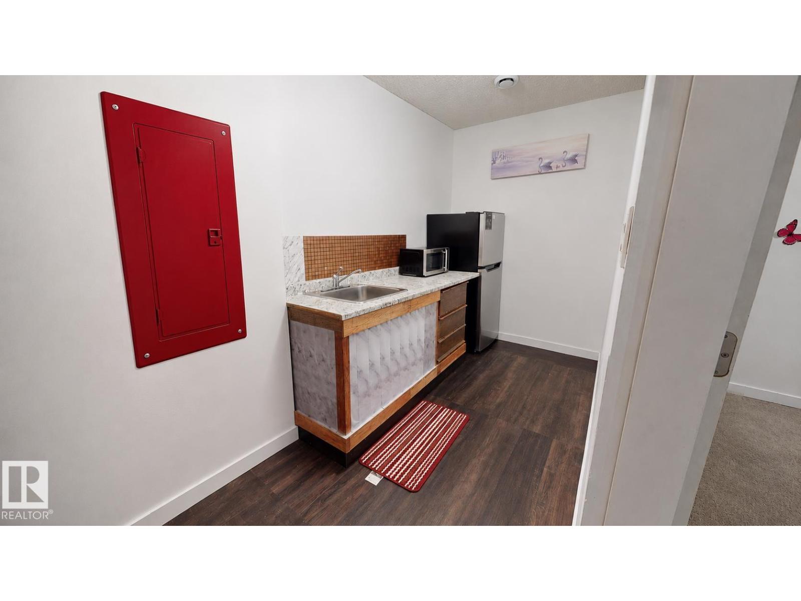 8172 226 St Nw Property Photo 13