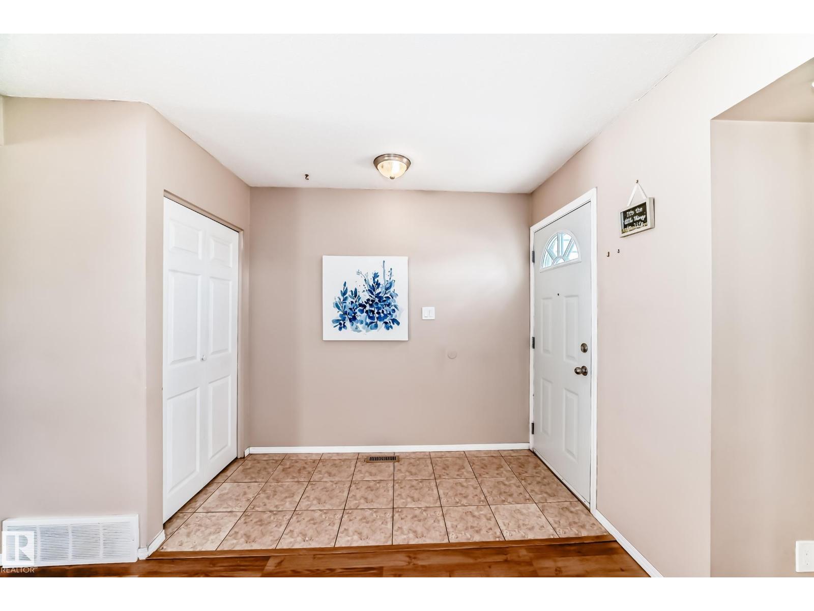 100 Dickinsfield Ct Nw Property Photo 3