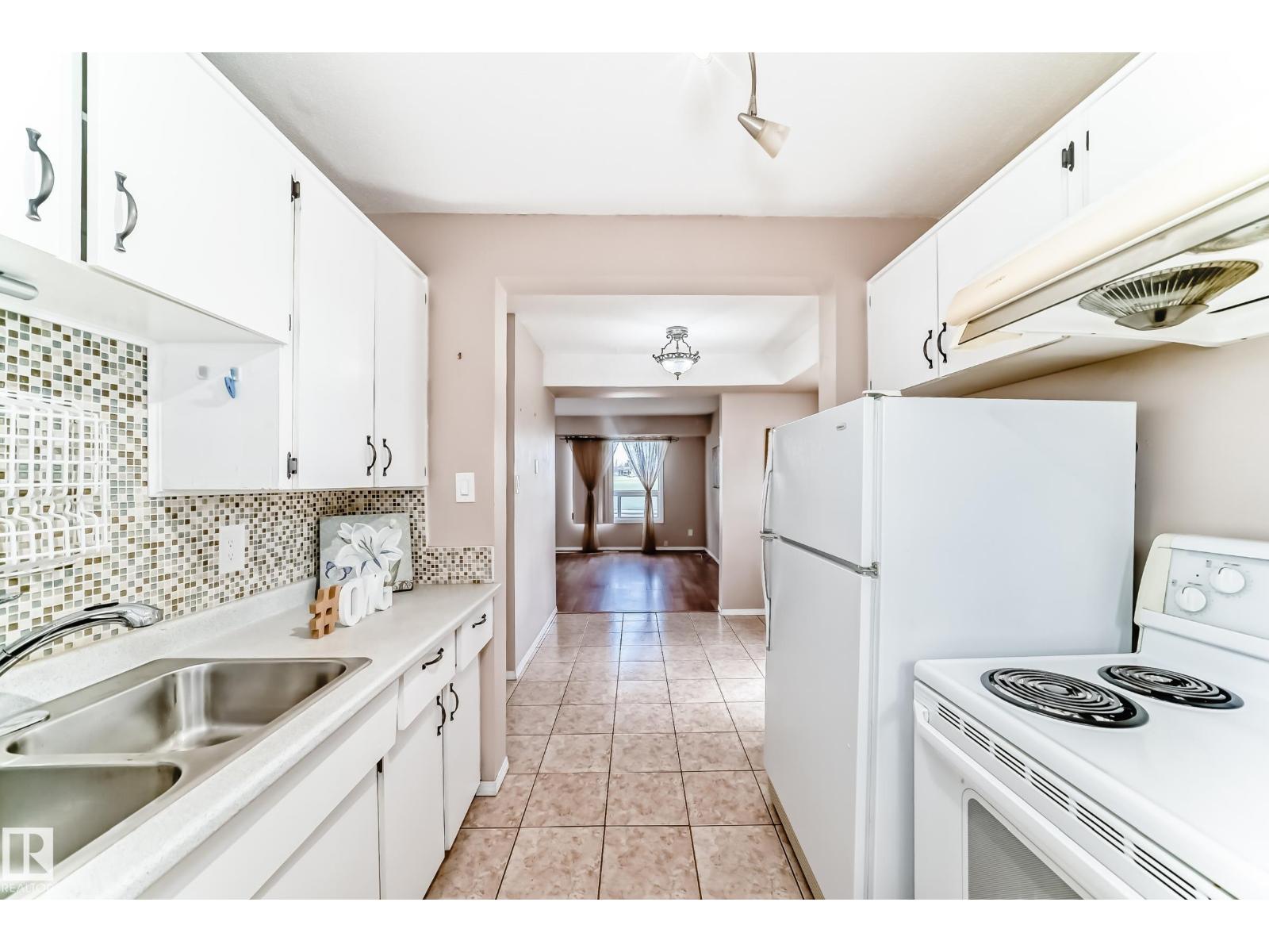 100 Dickinsfield Ct Nw Property Photo 11
