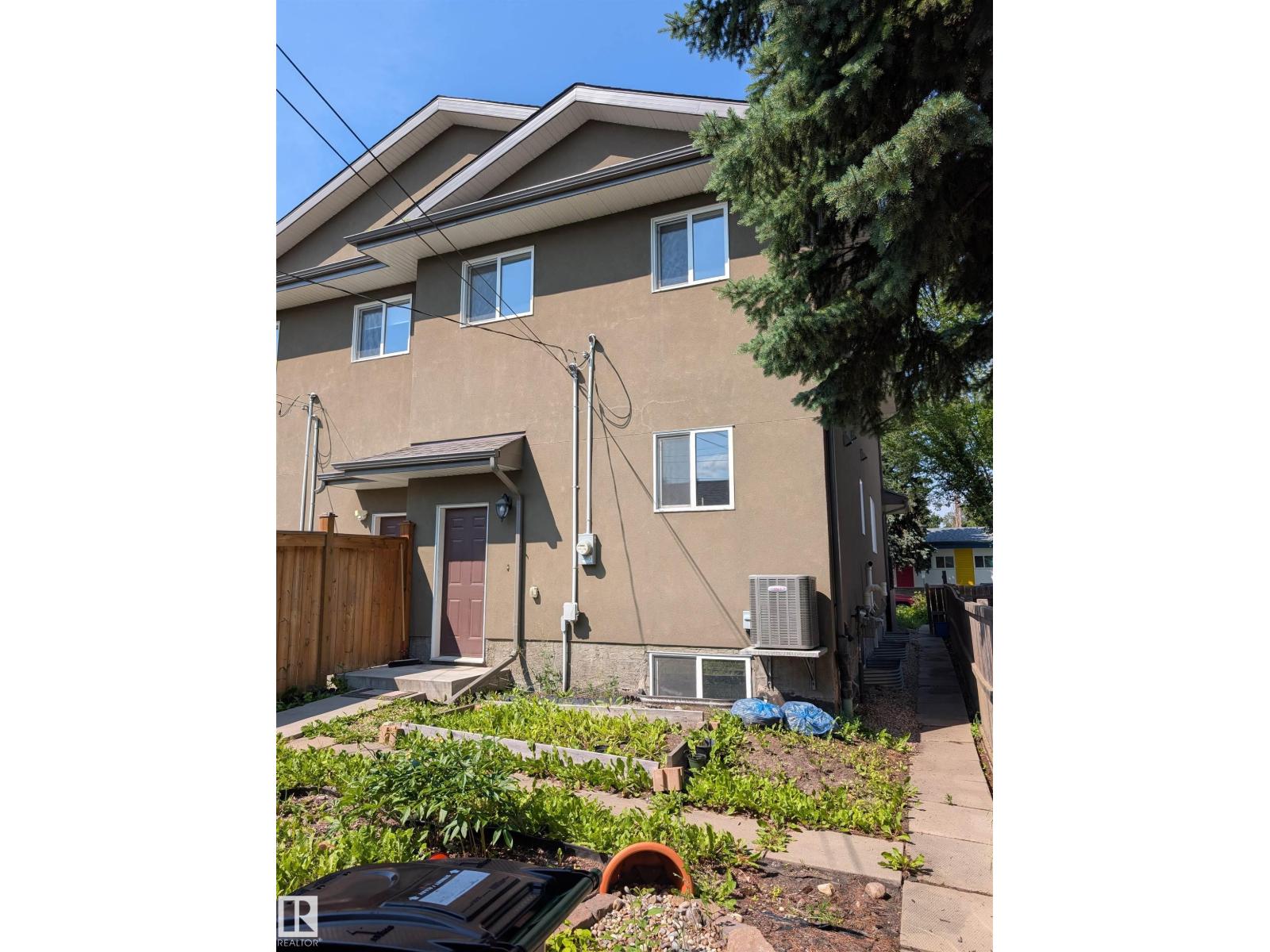 10711 70 Av Nw Property Photo 6