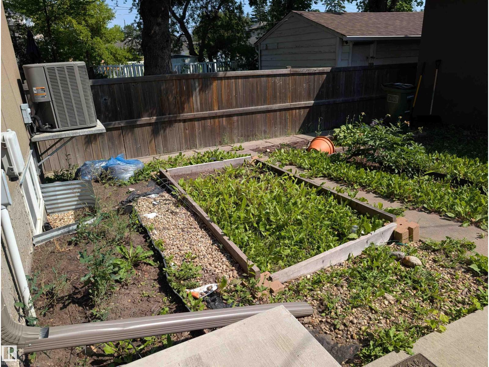 10711 70 Av Nw Property Photo 7