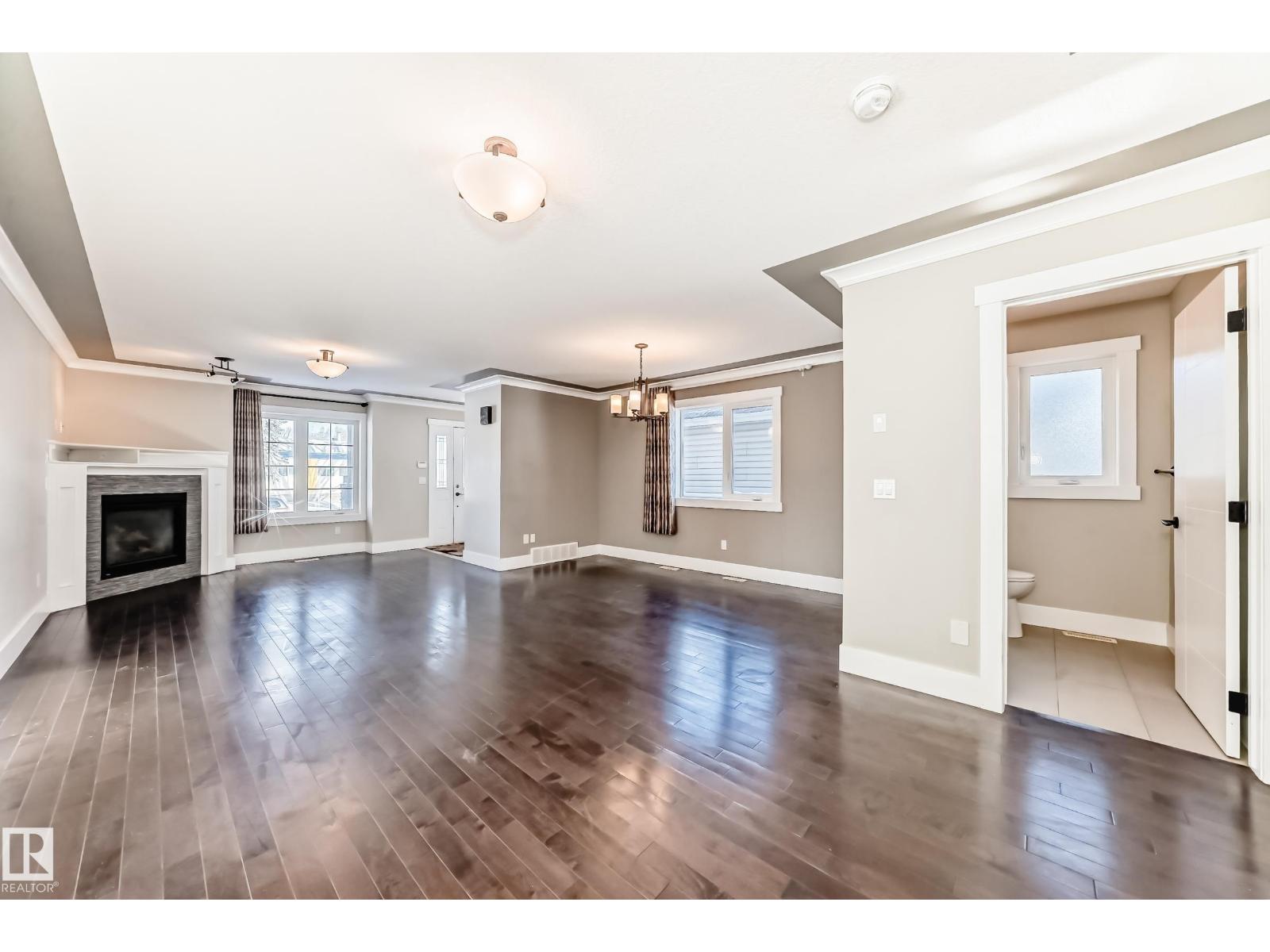 10711 70 Av Nw Property Photo 14