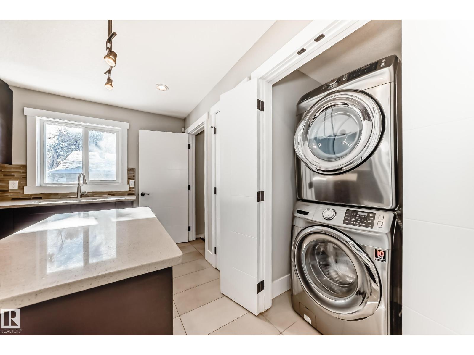 10711 70 Av Nw Property Photo 19