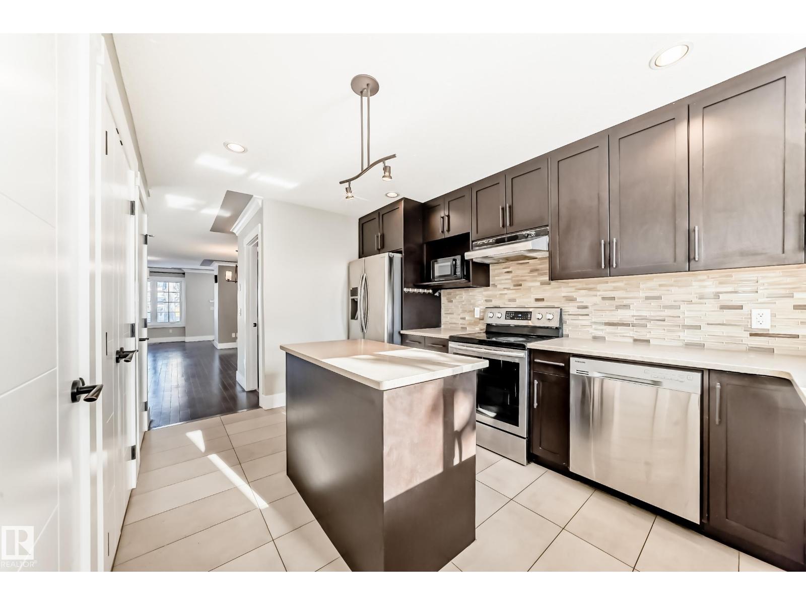 10711 70 Av Nw Property Photo 20
