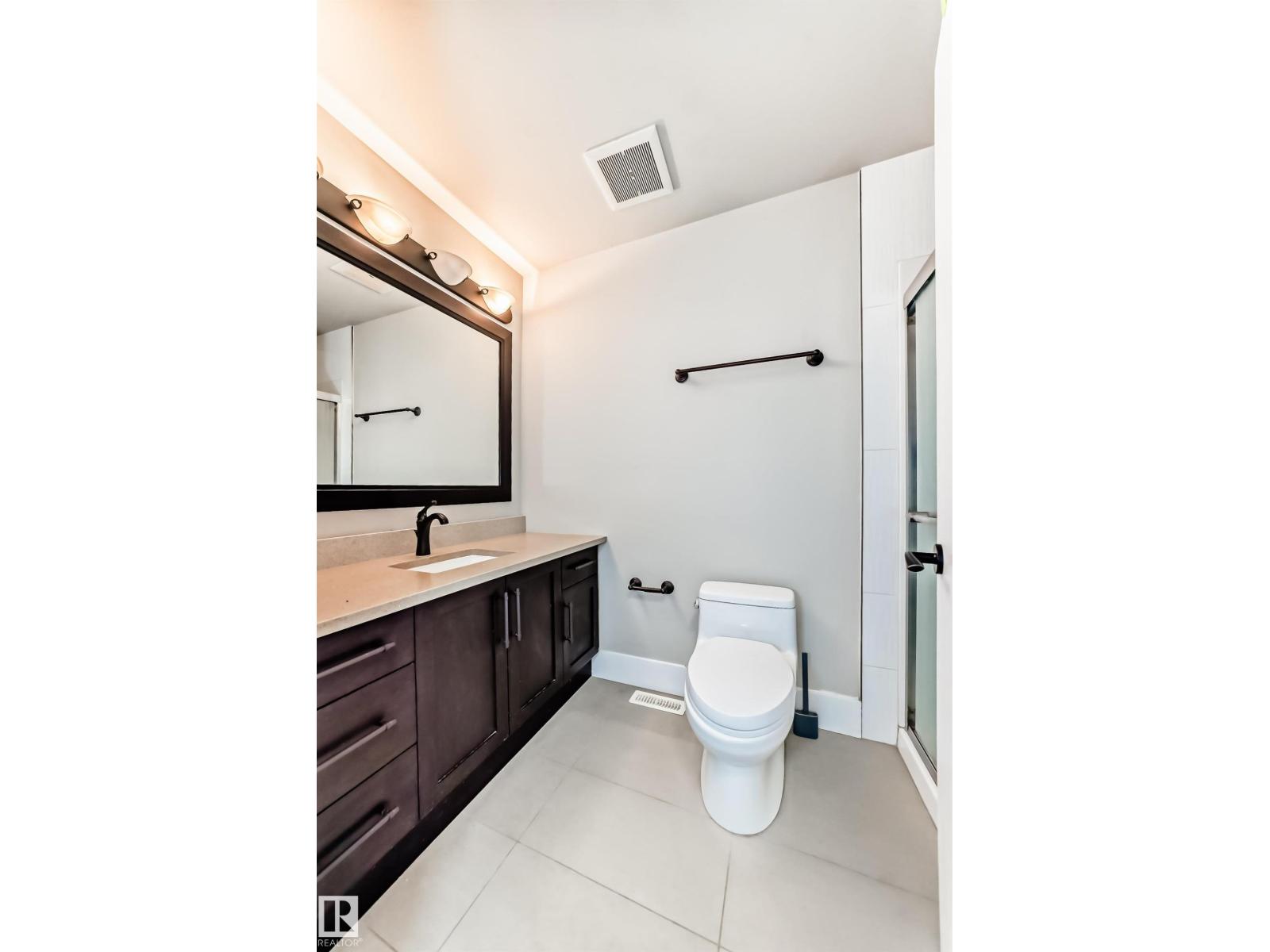 10711 70 Av Nw Property Photo 27