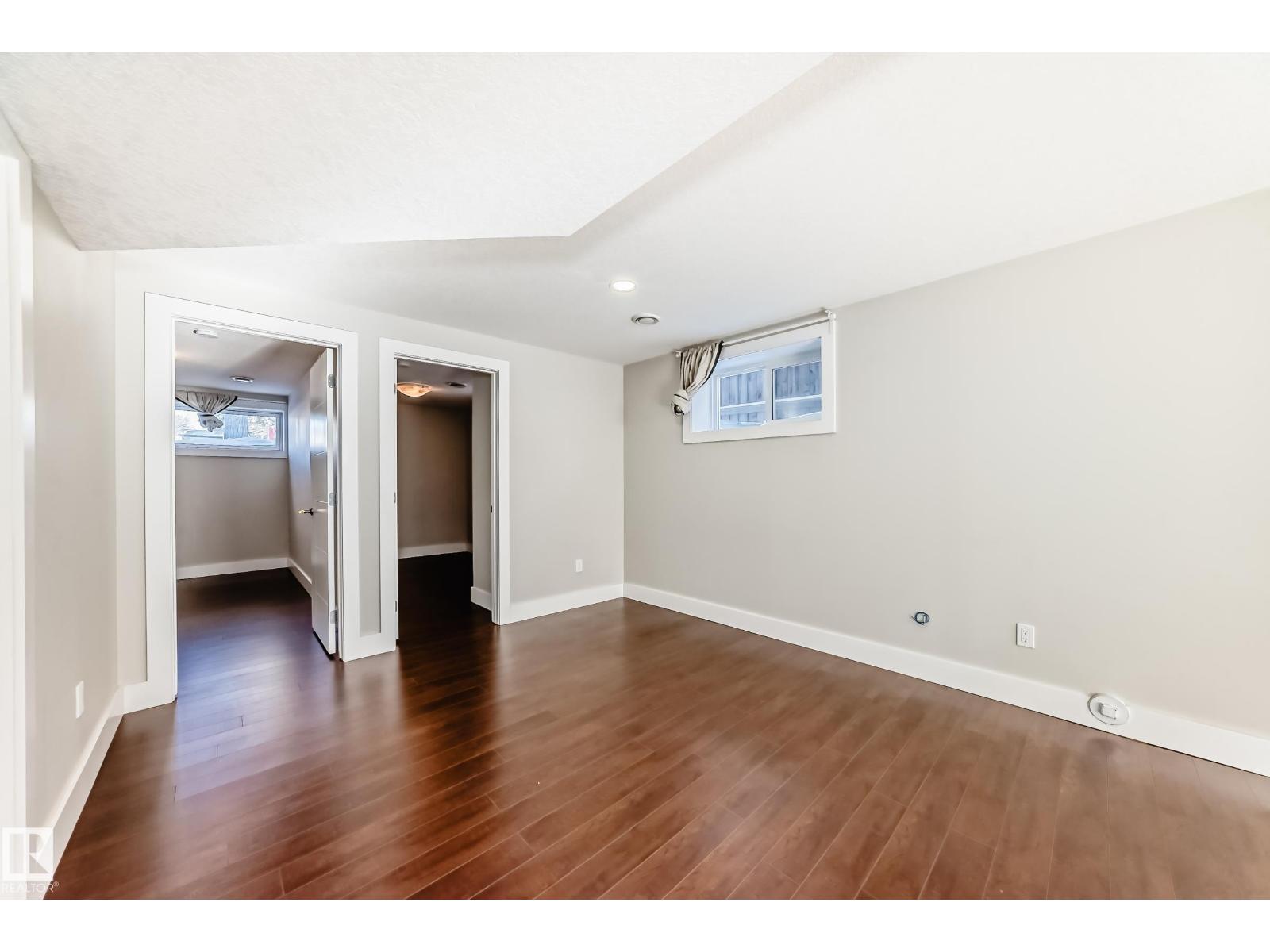 10711 70 Av Nw Property Photo 37