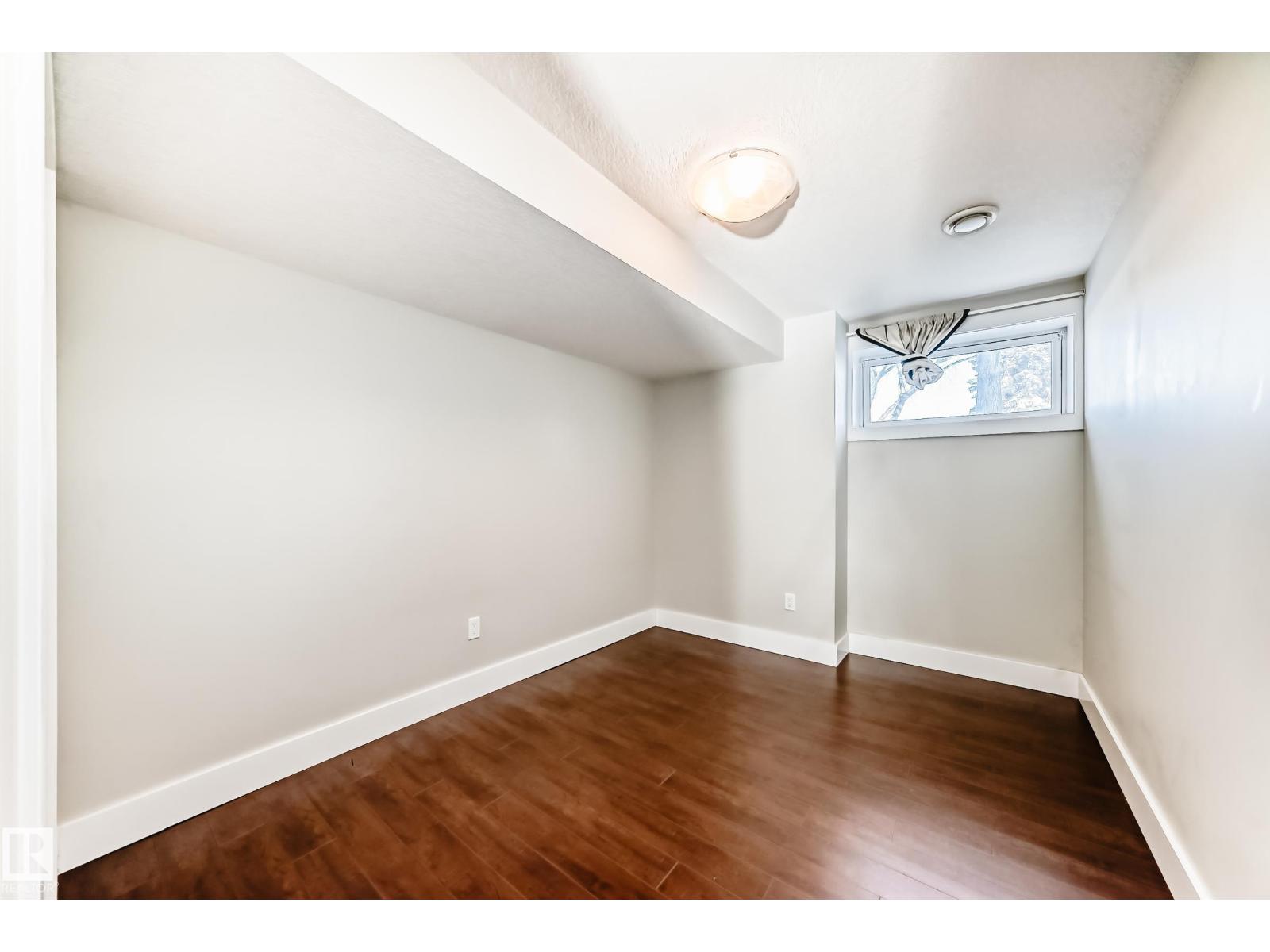 10711 70 Av Nw Property Photo 39