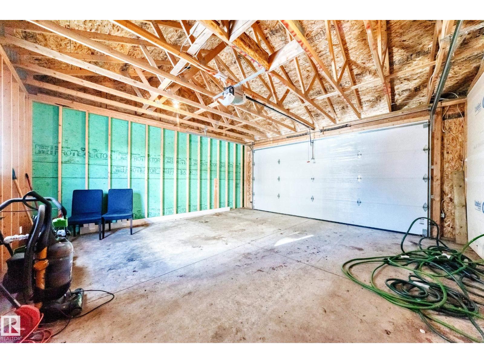 10711 70 Av Nw Property Photo 41