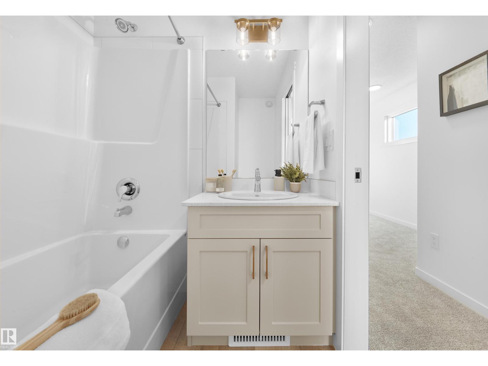 3 18628 18 Av Nw Property Photo 14