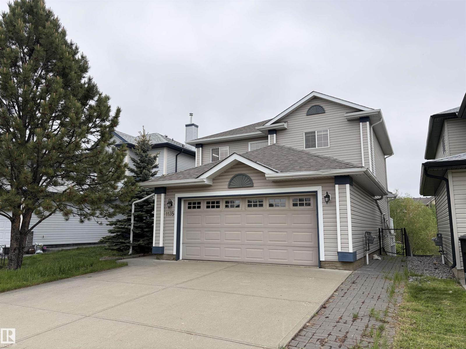 1135 112 St Sw Property Photo 2