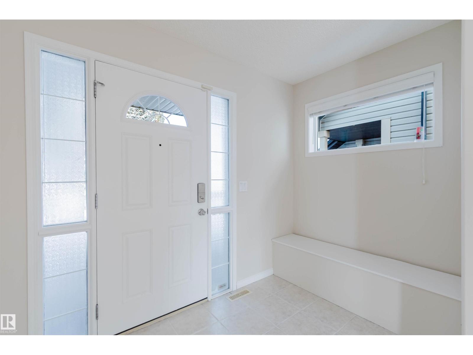 1135 112 St Sw Property Photo 7