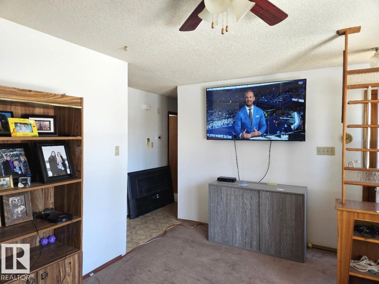 5024 50 St Property Photo 7