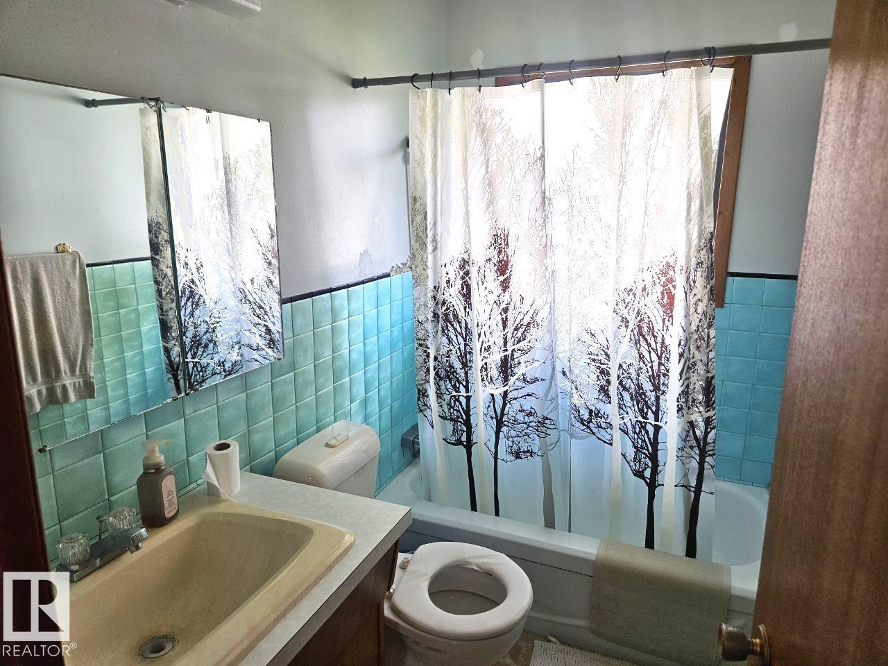 5024 50 St Property Photo 17