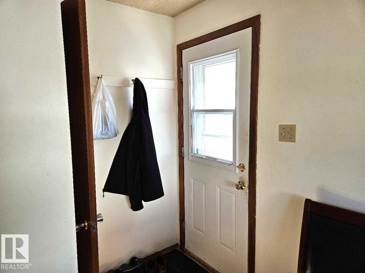 5024 50 St Property Photo 18
