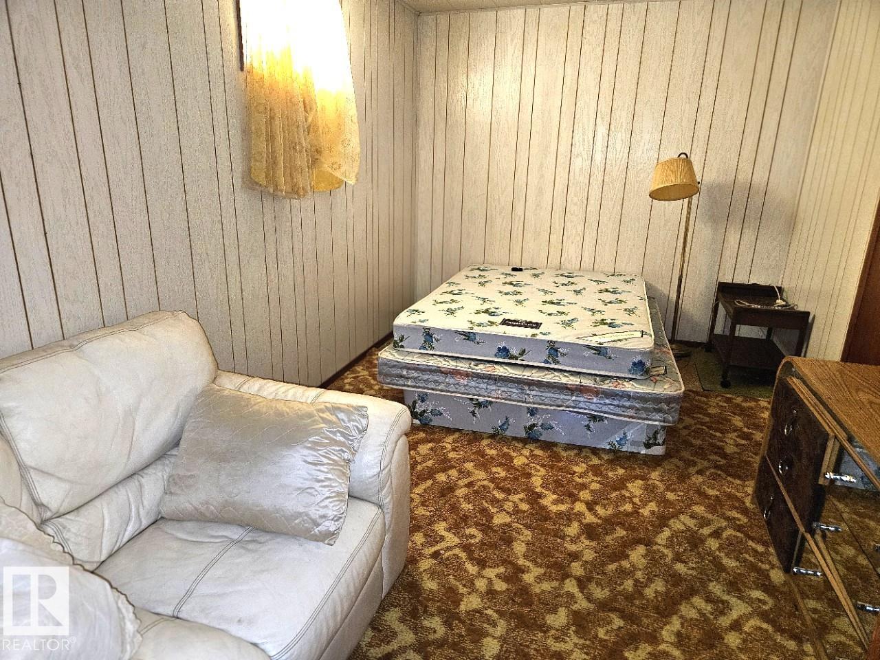 5024 50 St Property Photo 25