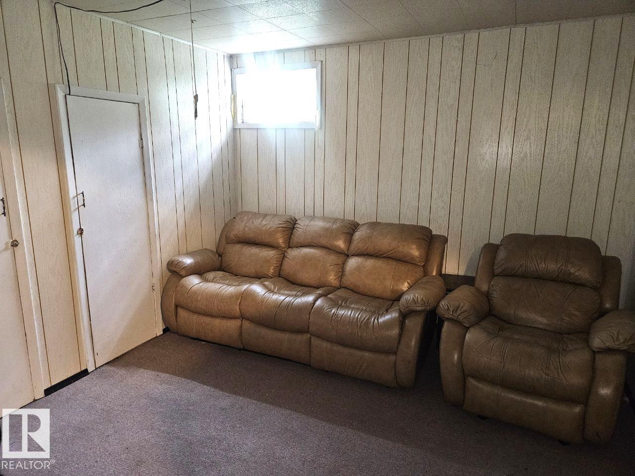 5024 50 St Property Photo 27