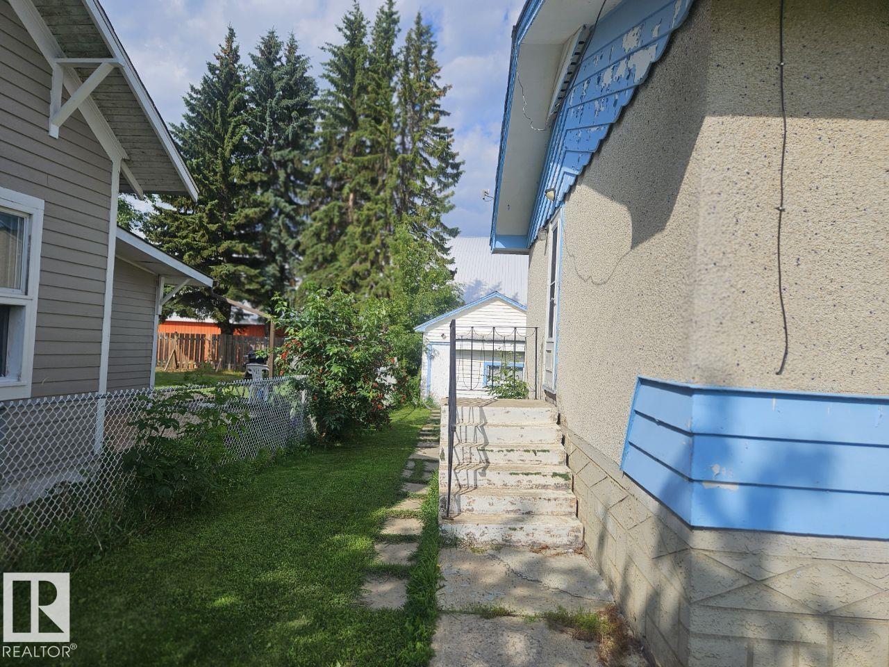5024 50 St Property Photo 28