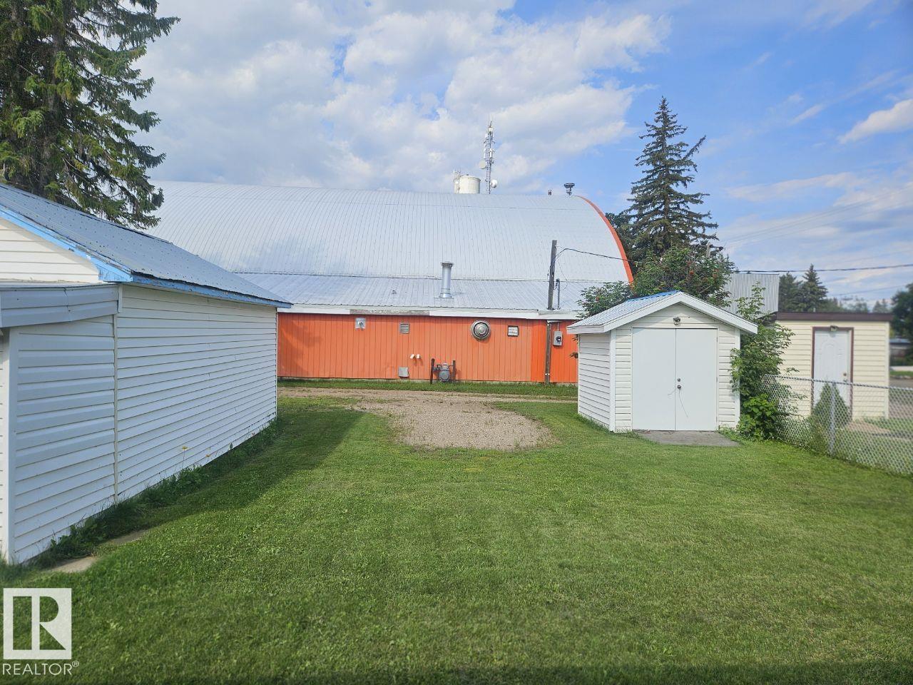 5024 50 St Property Photo 33