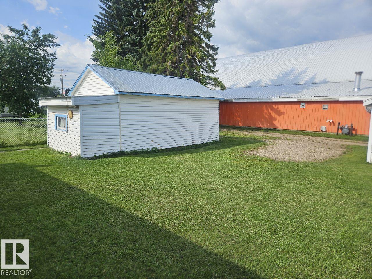5024 50 St Property Photo 34